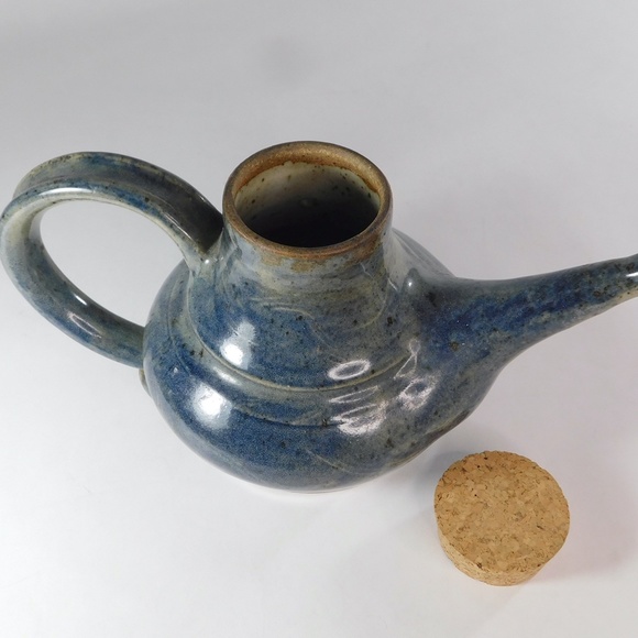 Artisan Handmade Stoneware Oil Vessel w Spout and Handle Tea or Coffee - Signed - Picture 9 of 10